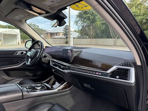 Used 2023 BMW X7 xDrive40i image 32