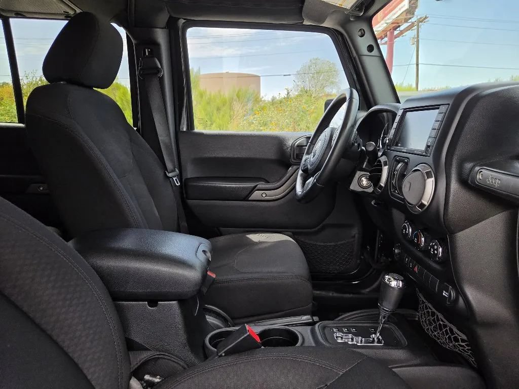 Used 2016 Jeep Wrangler Unlimited Sport w/ Quick Order Package 24S AWD/4WD image 22