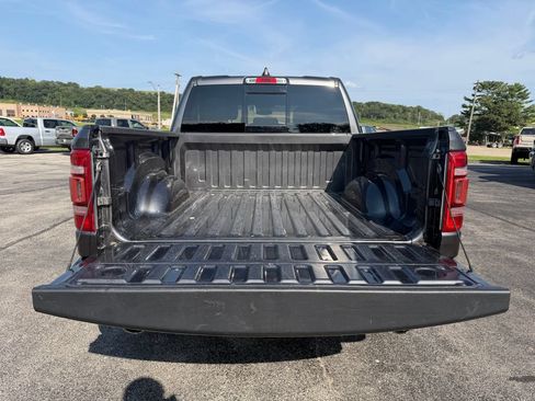 Used 2022 RAM 1500 Big Horn AWD/4WD image 13
