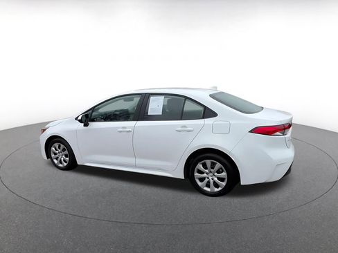 Used 2025 Toyota Corolla LE image 10