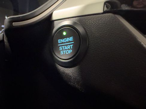 Used 2020 Ford Escape SE image 7