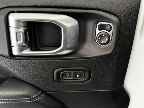 Used 2024 Jeep Wrangler Unlimited Rubicon 4xe AWD/4WD image 11