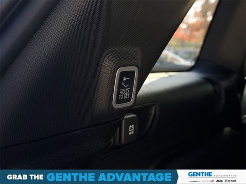 Certified 2024 Jeep Grand Cherokee Limited image 31