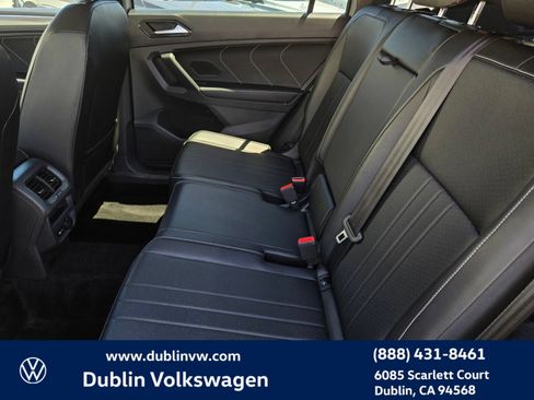 Used 2022 Volkswagen Tiguan SE R-Line AWD/4WD image 11