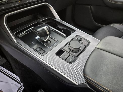 Used 2024 MAZDA CX-90 3.3 Turbo w/ Premium Package image 16