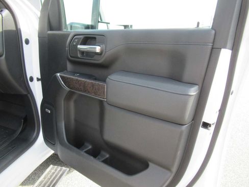 Used 2023 GMC Sierra 2500 Denali w/ Technology Package AWD/4WD image 28