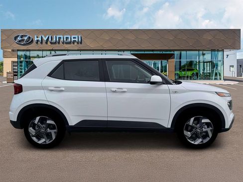 New 2026 Hyundai Venue SEL FWD image 10