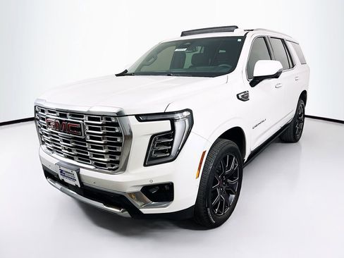 Certified 2025 GMC Yukon Denali w/ Sun & Power Step Package AWD/4WD image 3