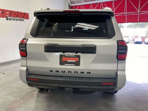 Used 2025 Toyota 4Runner TRD Off-Road Premium w/ Tow Technology Package AWD/4WD image 4