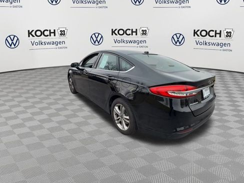 Used 2018 Ford Fusion SE w/ Fusion SE Technology Package image 6