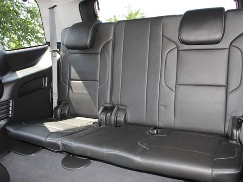 Used 2019 Chevrolet Tahoe LT w/ Luxury Package AWD/4WD image 20