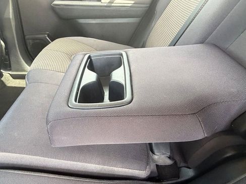 Used 2023 Toyota Highlander LE AWD/4WD image 15