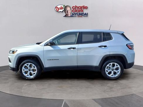 Used 2025 Jeep Compass Sport AWD/4WD image 2