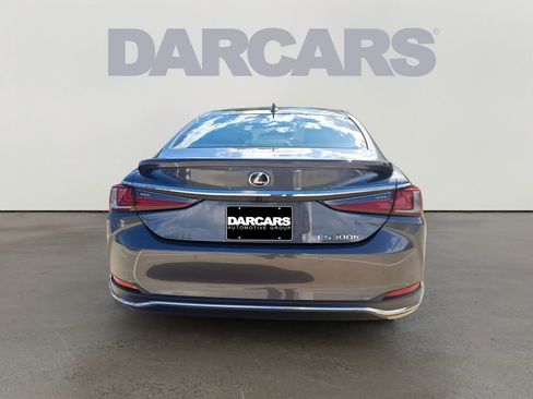 Used 2025 Lexus ES 300h w/ Premium Package FWD image 6
