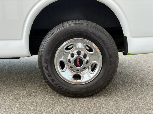 Used 2016 GMC Savana 2500 RWD image 29