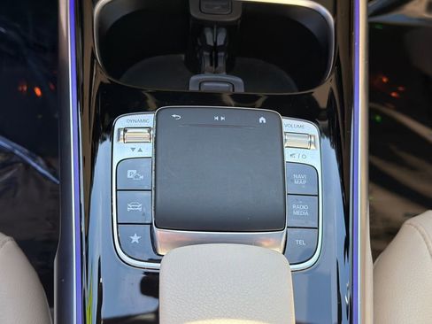 Used 2020 Mercedes-Benz GLB 250 GLB 250 image 27