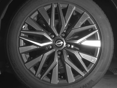 Used 2025 Nissan Altima 2.5 SV FWD image 14