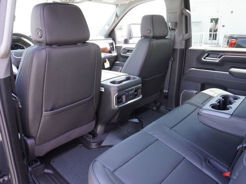 New 2025 GMC Sierra 2500 Denali w/ Denali Reserve Package image 12