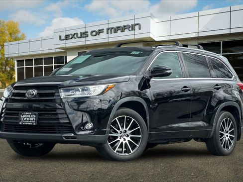 Used 2017 Toyota Highlander XLE image 1
