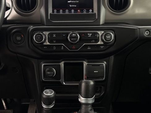 Used 2022 Jeep Gladiator Sport AWD/4WD image 22