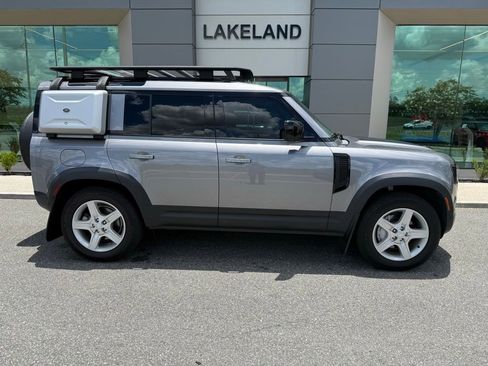 Used 2022 Land Rover Defender 110 SE AWD/4WD image 4