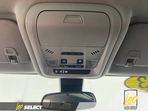 Used 2023 GMC Terrain SLT w/ Infotainment Package II AWD/4WD image 17