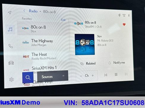 Used 2025 Lexus ES 300h w/ Premium Package image 22