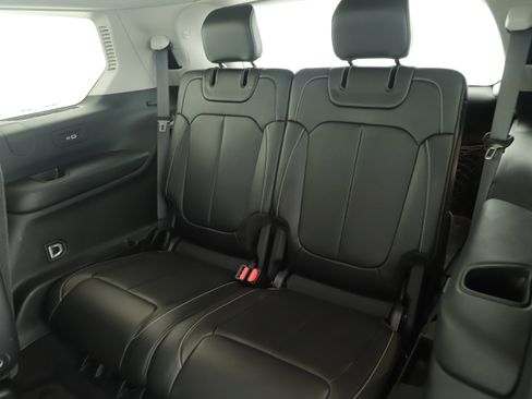 Used 2022 Jeep Grand Cherokee L Limited image 15