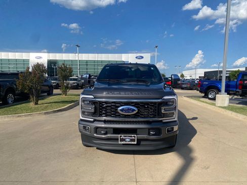 Used 2024 Ford F350 Platinum w/ FX4 Off-Road Package AWD/4WD image 9