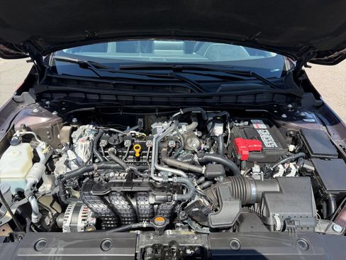 Used 2025 Nissan Altima 2.5 SV FWD image 32