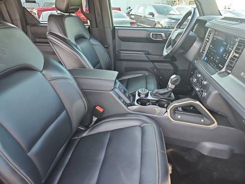 Used 2025 Ford Bronco Badlands AWD/4WD image 13
