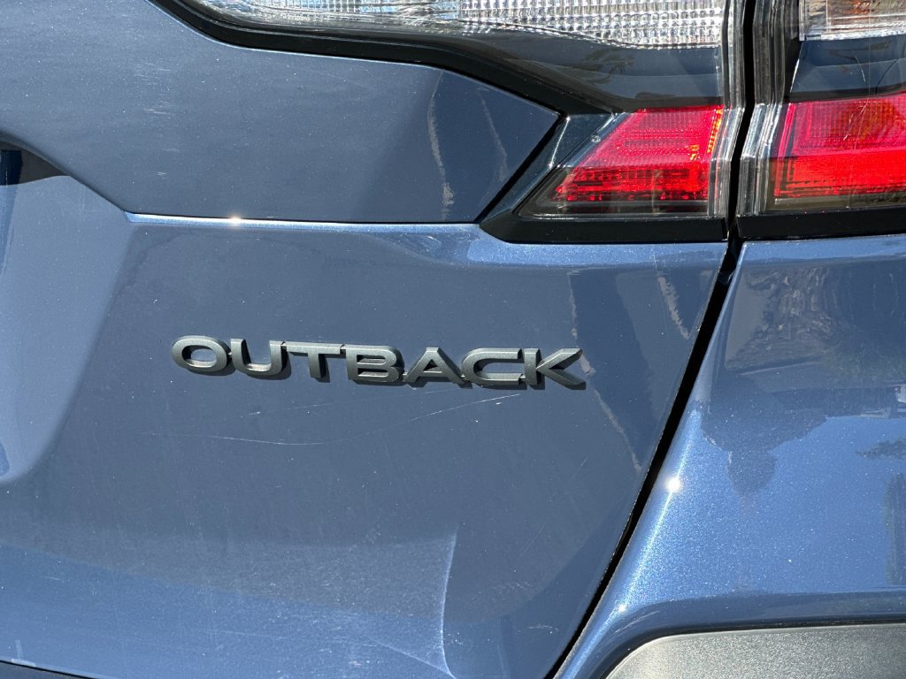 Used 2025 Subaru Outback Onyx Edition AWD/4WD image 38