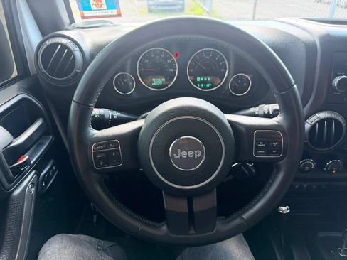 Used 2018 Jeep Wrangler Unlimited Sport S AWD/4WD image 12