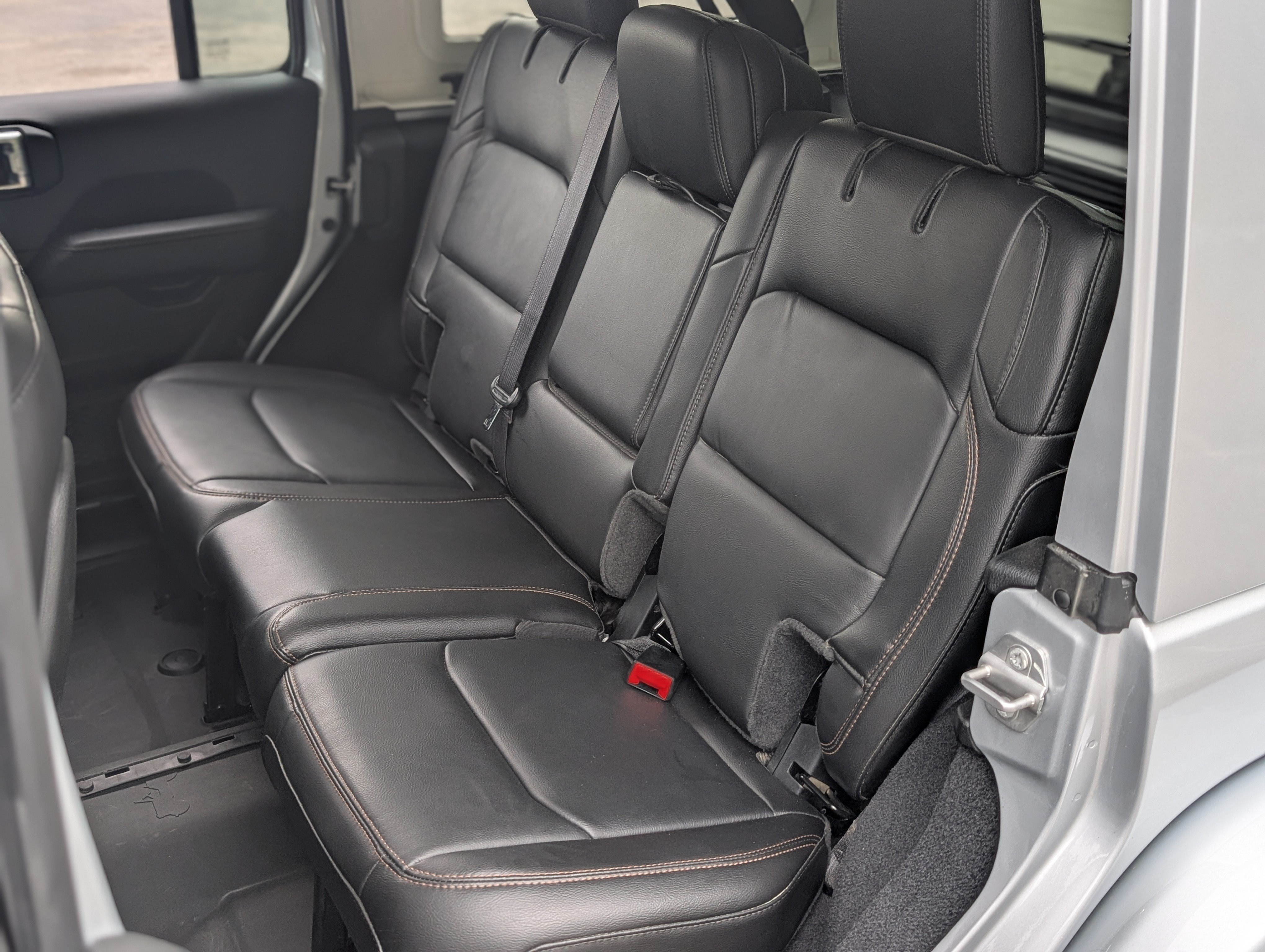 Used 2023 Jeep Wrangler Unlimited Rubicon 392 w/ Xtreme Recon 35" Tire Package AWD/4WD image 17