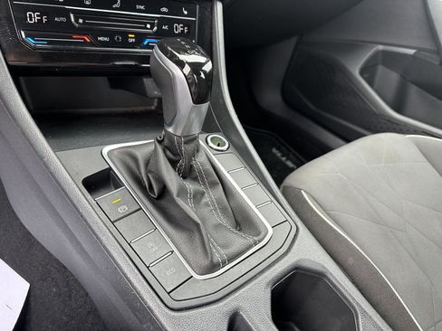 Used 2025 Volkswagen Jetta Sport FWD image 28