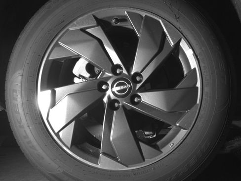 Used 2025 Nissan Rogue SV image 15