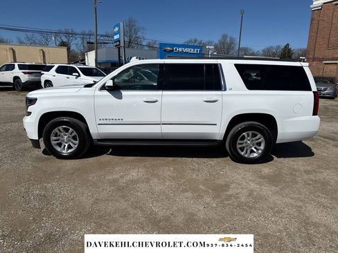 Used 2016 Chevrolet Suburban LT image 2