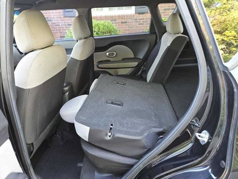 Used 2017 Kia Soul FWD image 22