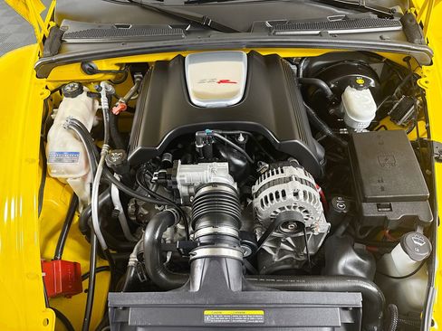 Used 2004 Chevrolet SSR RWD image 14