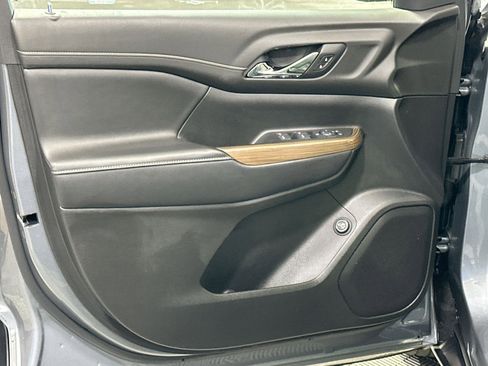 Used 2020 GMC Acadia SLE w/ Driver Convenience Package image 15