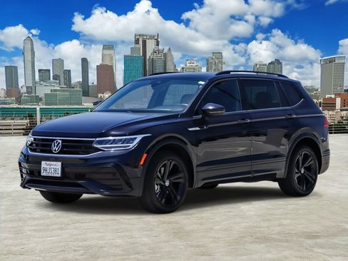 Certified 2023 Volkswagen Tiguan SE R-Line FWD image 1
