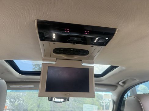 Used 2017 Chevrolet Suburban Premier image 37