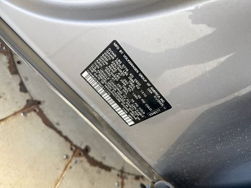 Used 2025 Volkswagen Atlas Cross Sport SE image 11