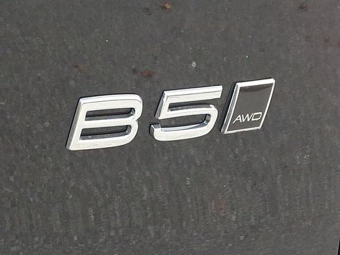 New 2026 Volvo XC40 B5 Plus w/ Protection Package Premier image 16