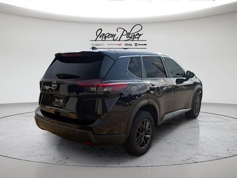 Used 2024 Nissan Rogue S FWD image 3