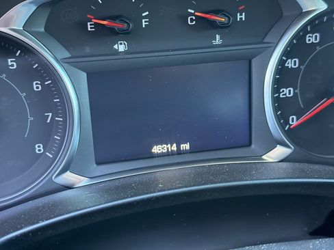 Used 2024 GMC Terrain SLE FWD image 3