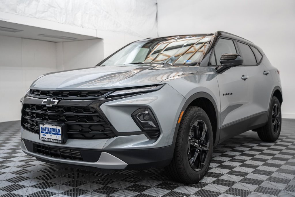 New 2026 Chevrolet Blazer LT w/ Convenience Package AWD/4WD image 3