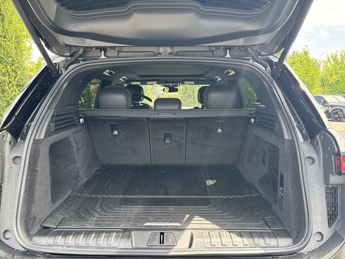 New 2026 Land Rover Range Rover Sport SE AWD/4WD image 18