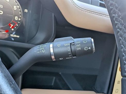 Used 2025 Land Rover Defender 110 X-Dynamic SE AWD/4WD image 32