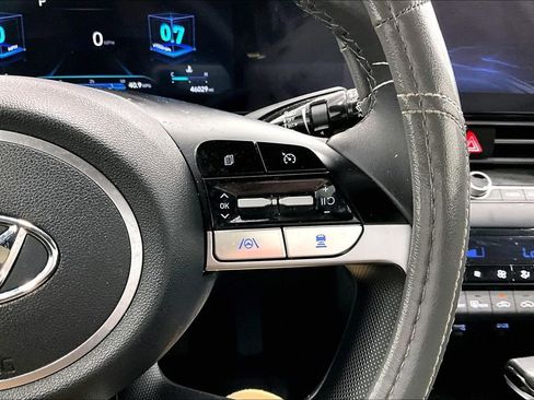 Used 2023 Hyundai Elantra SEL w/ Convenience Package image 24